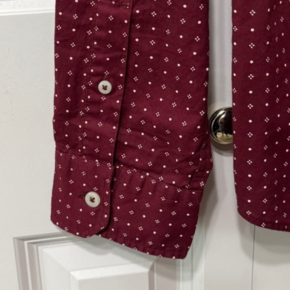 American Eagle Outfitters NWOT❤️ Burgundy Casual Button Down Shirt. - Picture 9 of 10